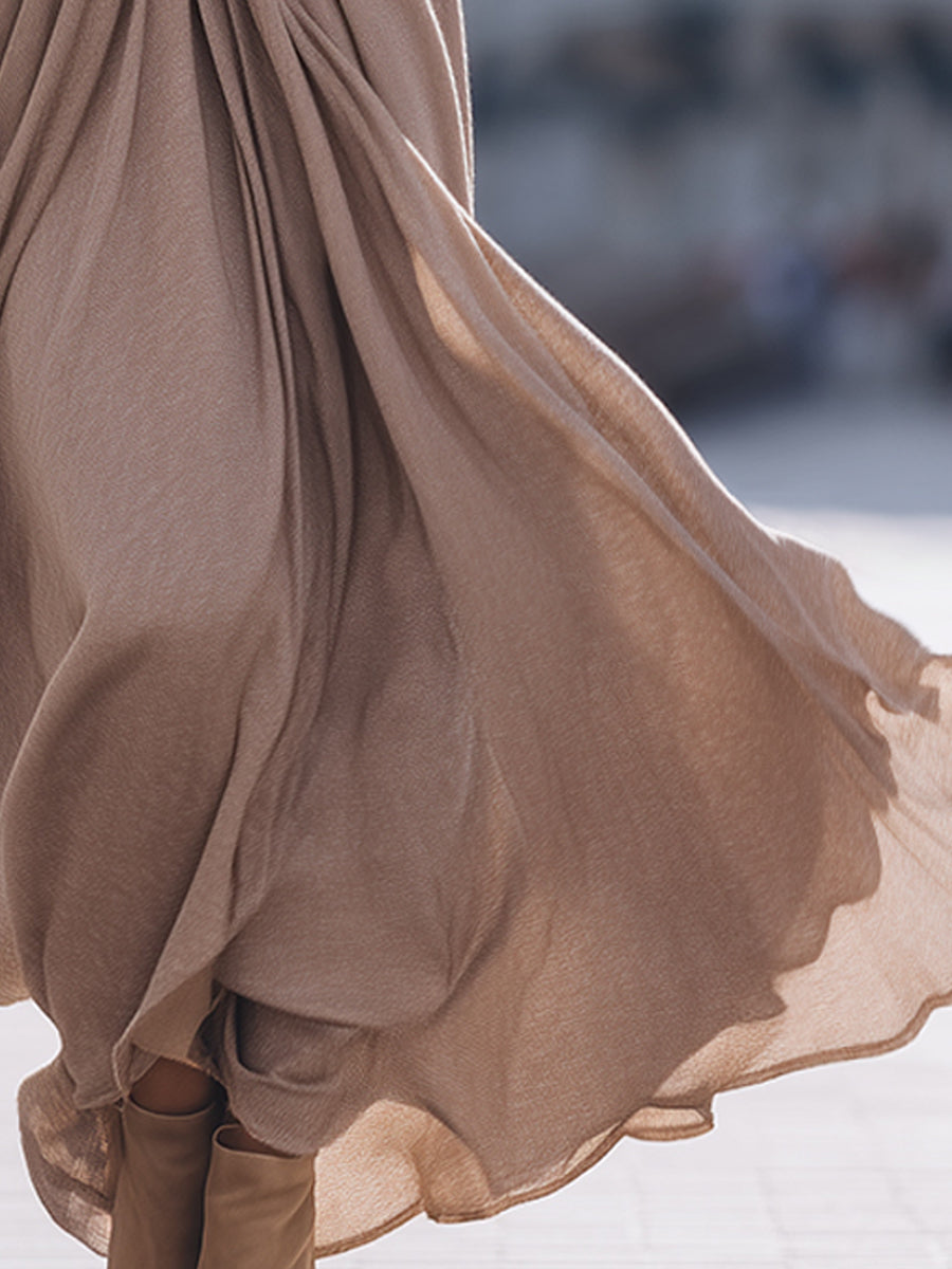 Elegantna drapirana maxi obleka z V-izrezom in nabranimi detajli