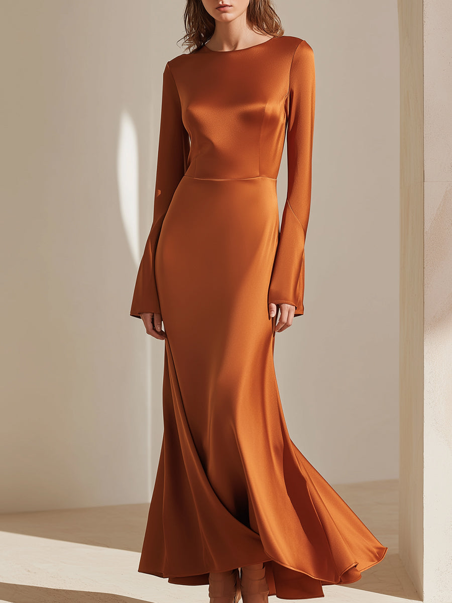 Elegantna maksi obleka iz satena z dolgimi rokavi