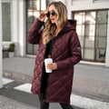 Sara | podložena plašč s kapuco za zimsko eleganco