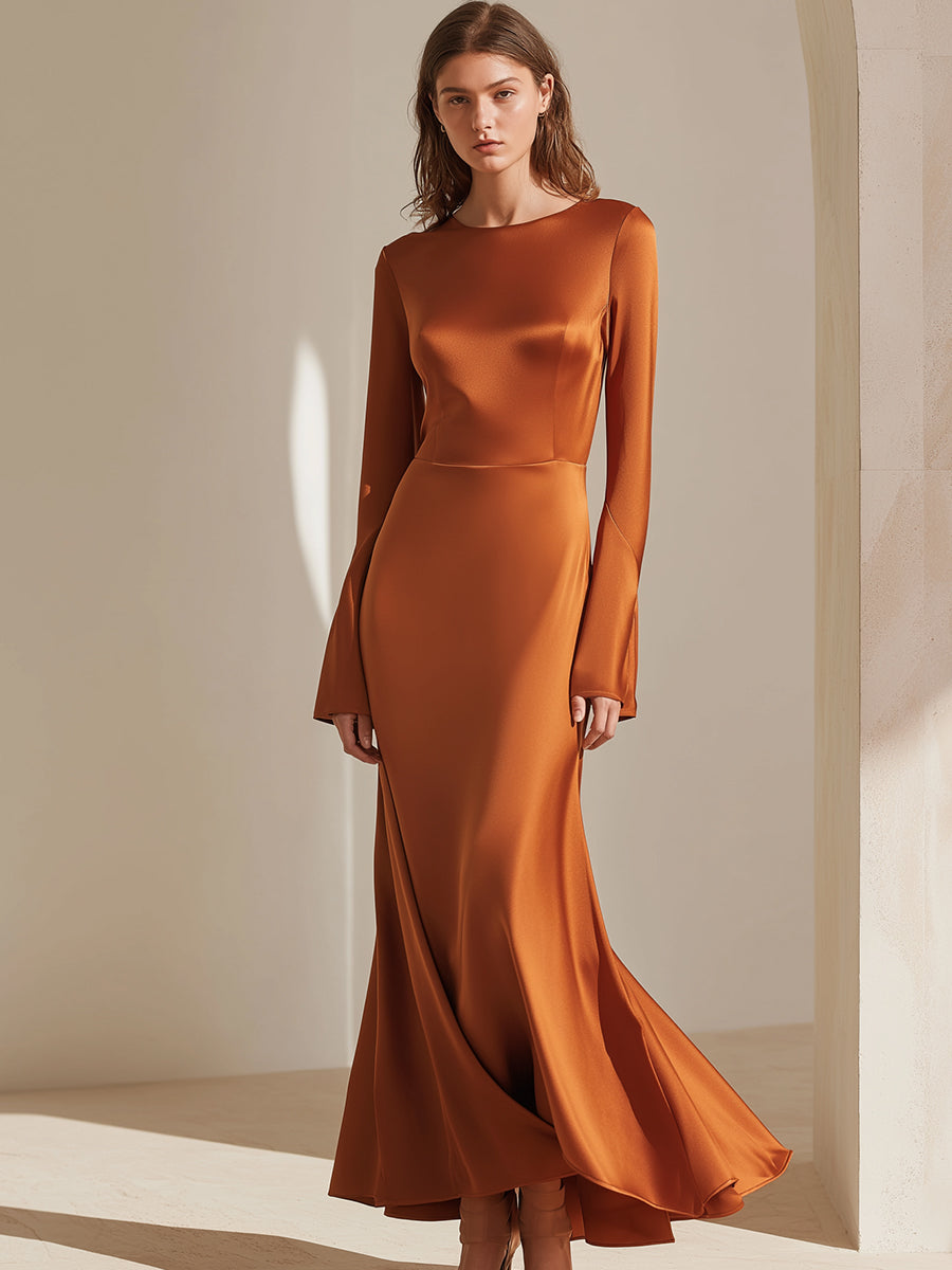 Elegantna maksi obleka iz satena z dolgimi rokavi