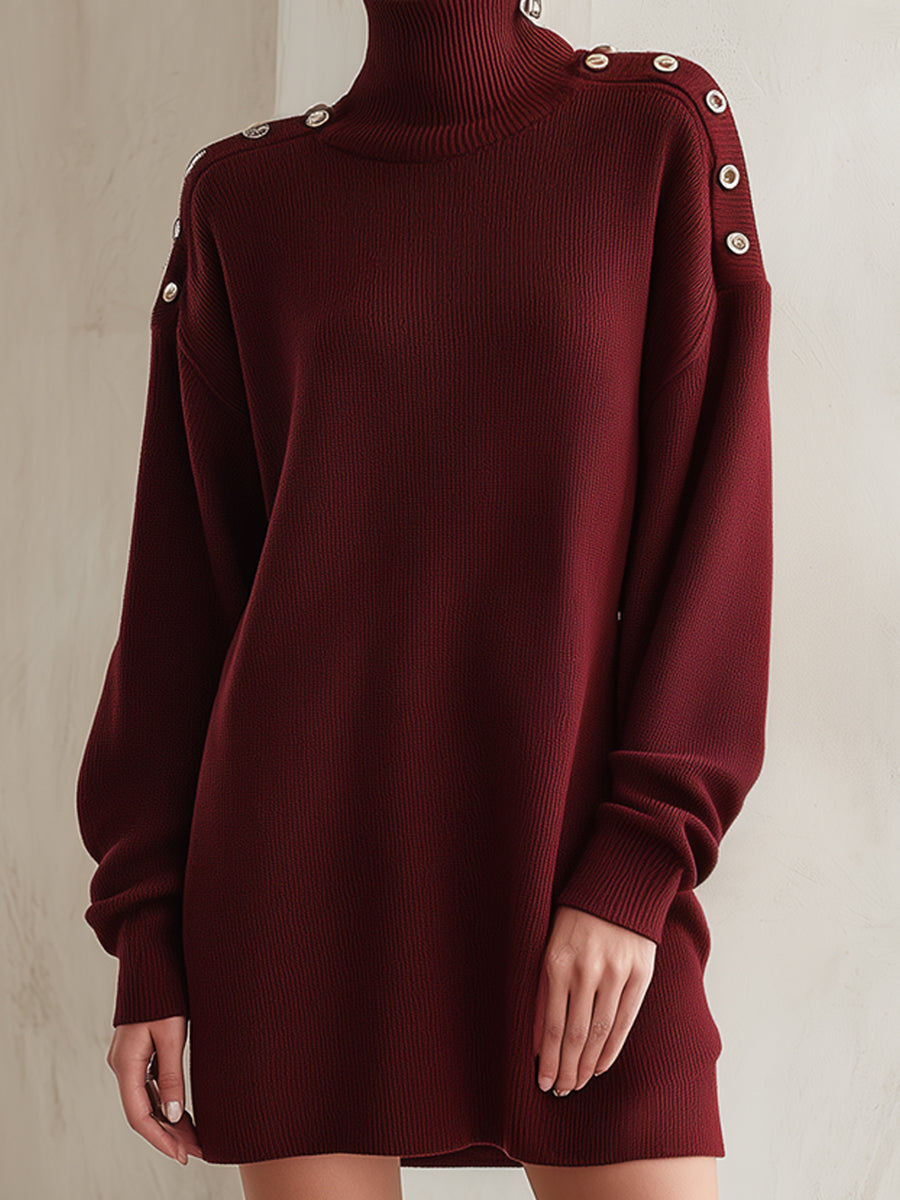Pulover obleka s turtleneck izrezom in gumbi na ramenih