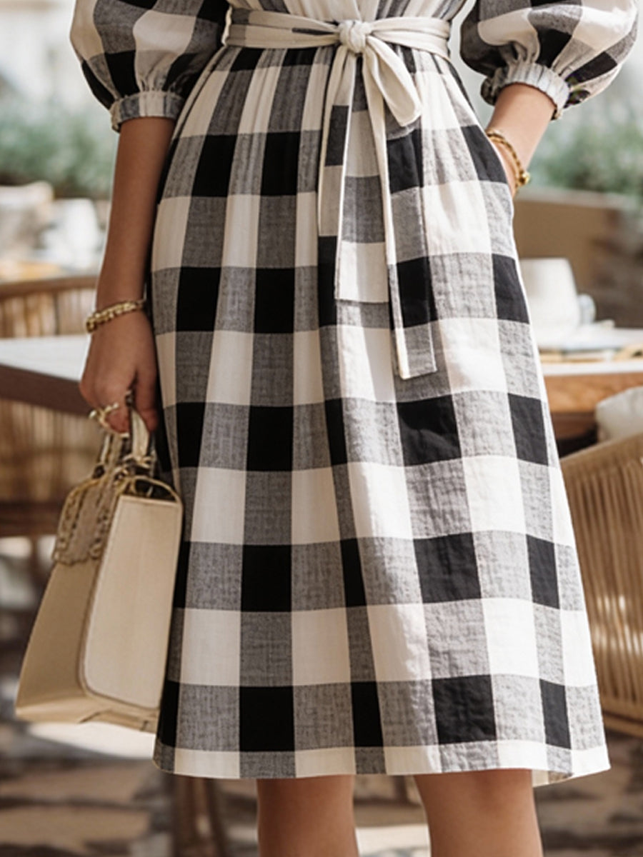 Gingham obleka midi z V-izrezom in nabranimi rokavi