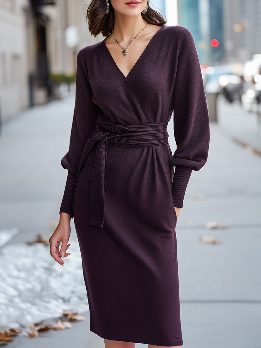 Elegantna burgundska obleka s pasom