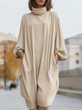 Elegantna Oversized Haljina Z Visokim Ovratnikom In Krilnimi Rokavi