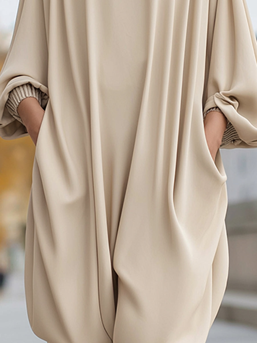 Elegantna Oversized Haljina Z Visokim Ovratnikom In Krilnimi Rokavi